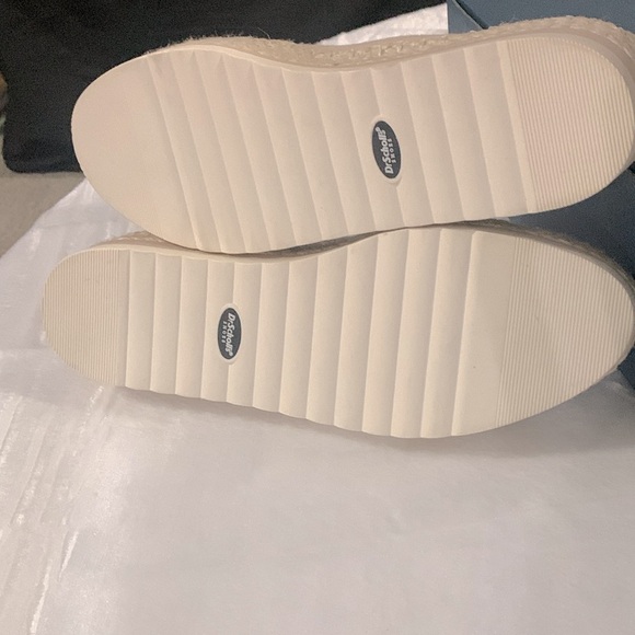 Women’s Dr. Scholls slip on shoes, color sand, size 10 - Picture 5 of 5